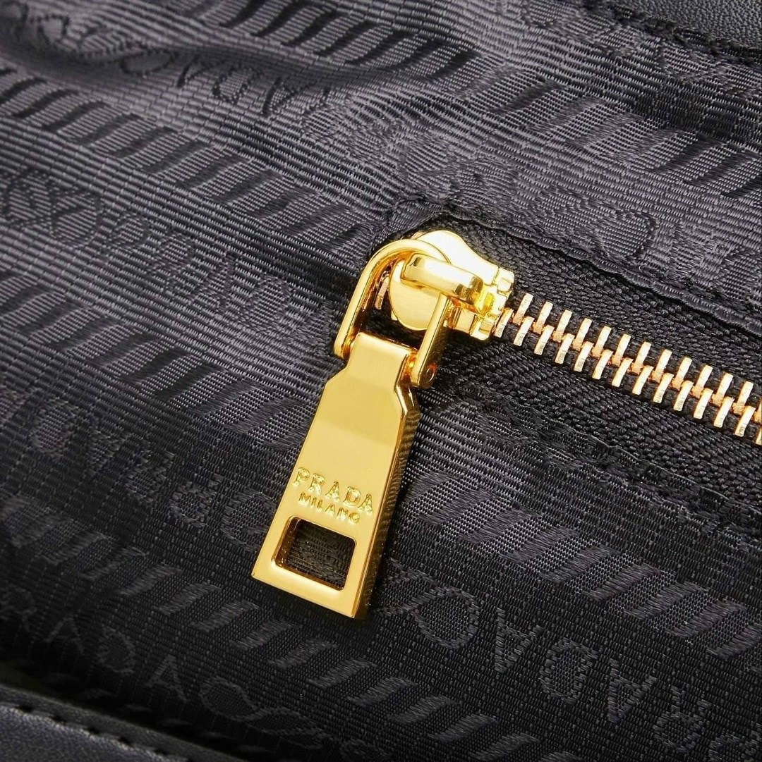 модная сумка,сумка,плетеная сумка,женская сумка prada,сумки тоут
