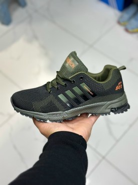 Кроссовки
