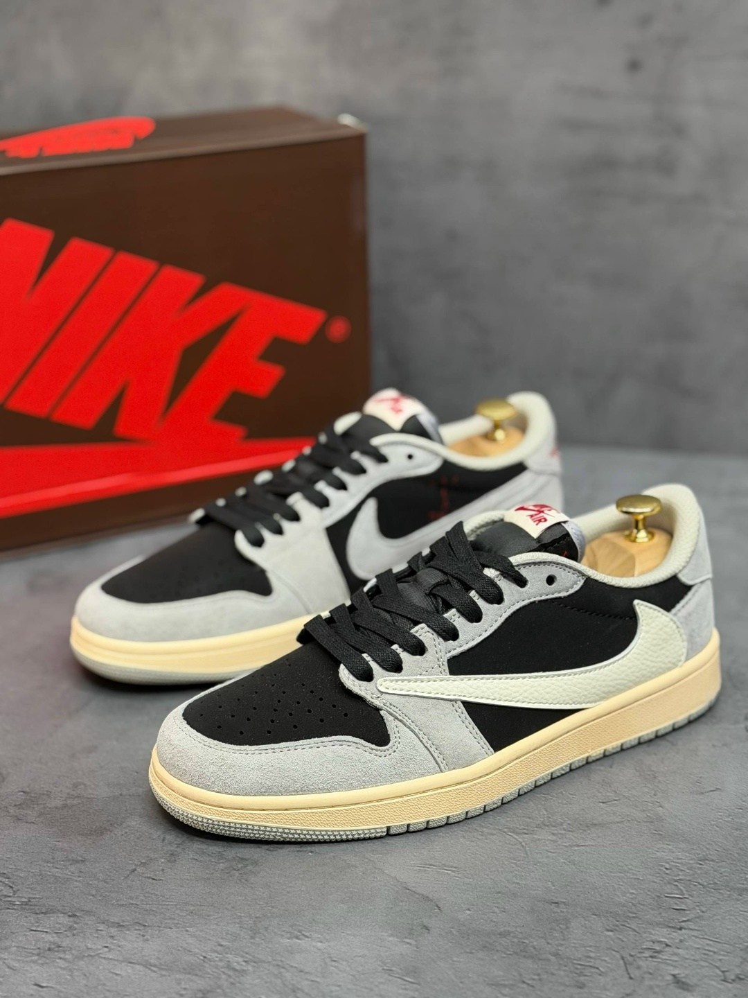 кроссовки nike air jordan 1 low x travis scott,кроссовки travis scott x air jordan 1 low,nike air jordan 1 low travis scott,кроссовки nike travis scott x air jordan 1,кроссовки nike travis scott air j
