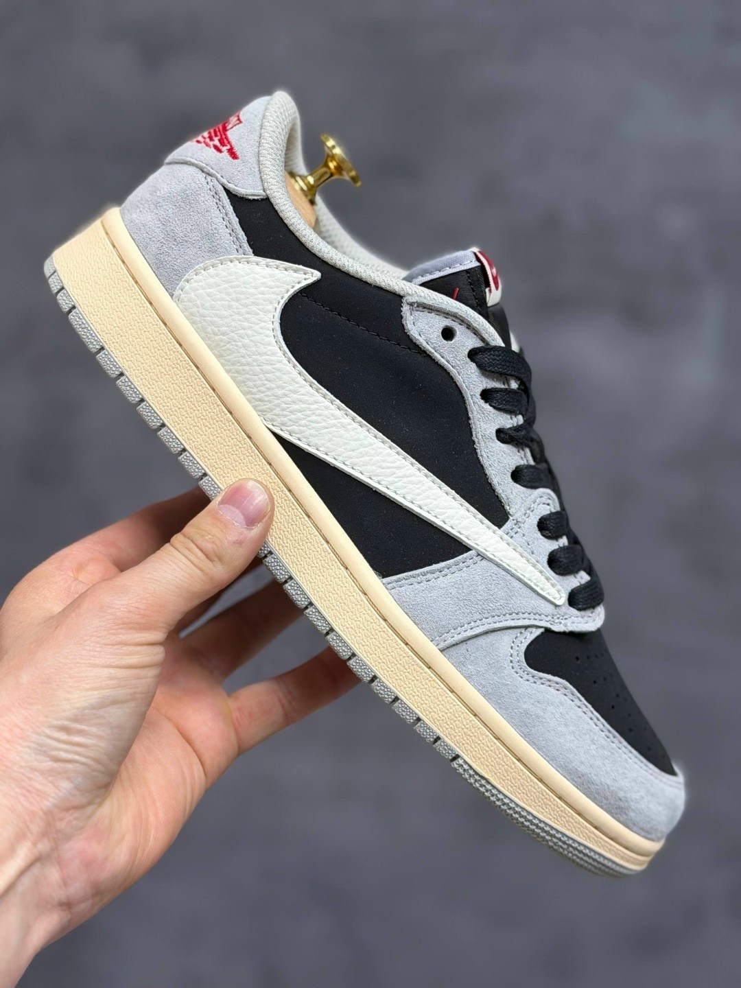 кроссовки nike air jordan 1 low x travis scott,кроссовки travis scott x air jordan 1 low,nike air jordan 1 low travis scott,кроссовки nike travis scott x air jordan 1,кроссовки nike travis scott air j