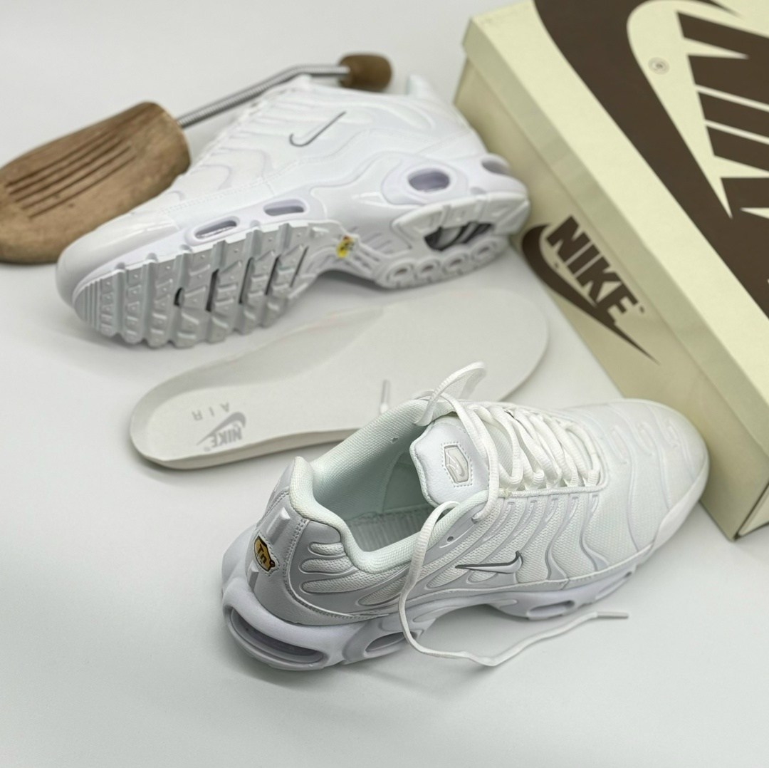 кроссовки nike air max tn plus,nike air max tn plus white,кроссовки,nike air max plus tn,кроссовки nike air max plus