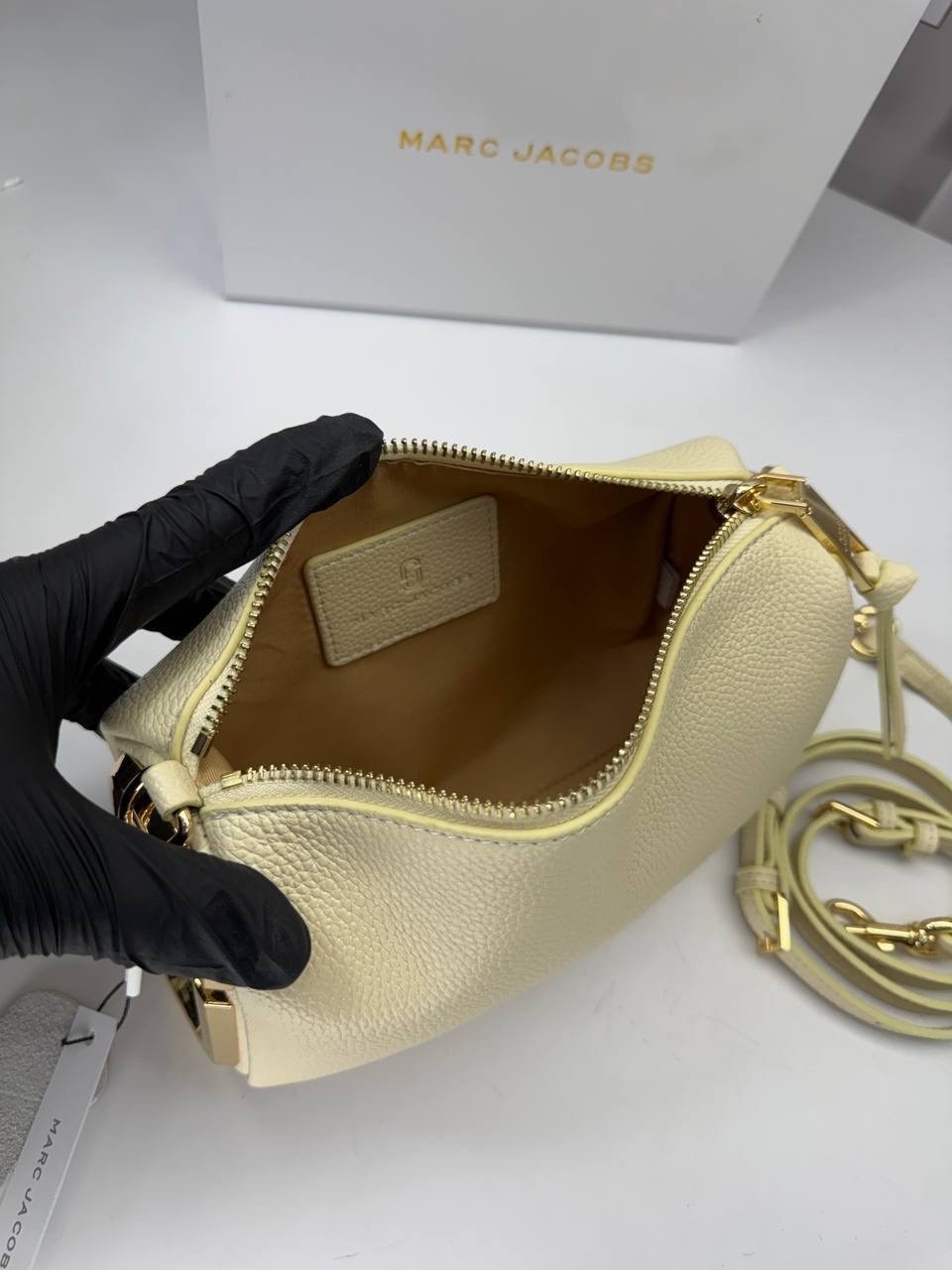 marc jacobs сумка женская,сумка-хобо через плечо marc jacobs,сумка marc jacobs,сумка marc jacobs натуральная кожа,сумка-хобо от marc jacobs из натуральной кожи