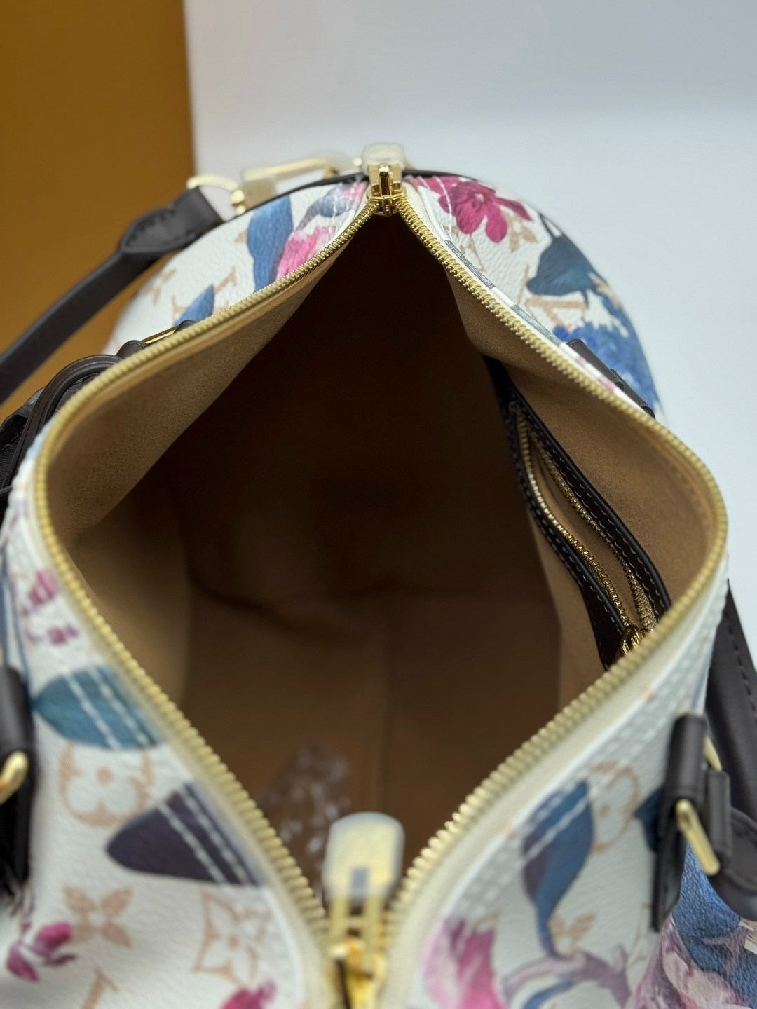 сумка louis vuitton,louis vuitton женская сумка,louis vuitton сумка на плечо,сумка саквояж louis vuitton,louis vuitton speedy