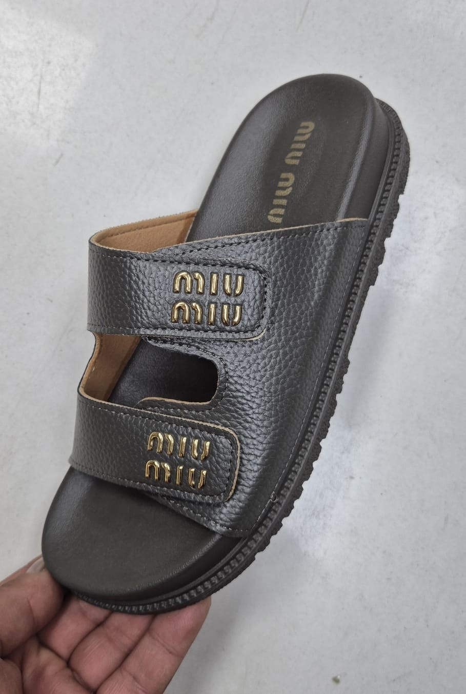 ,шлепанцы женские,шлепанцы miu miu,женские шлепки,шлепанцы модные