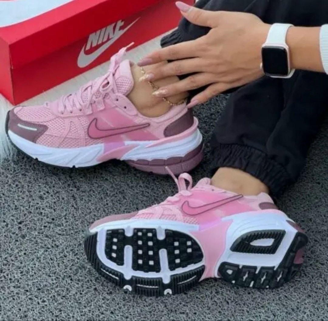кроссовки,спортивная ,модная ,кроссовки nike женские,женские кроссовки