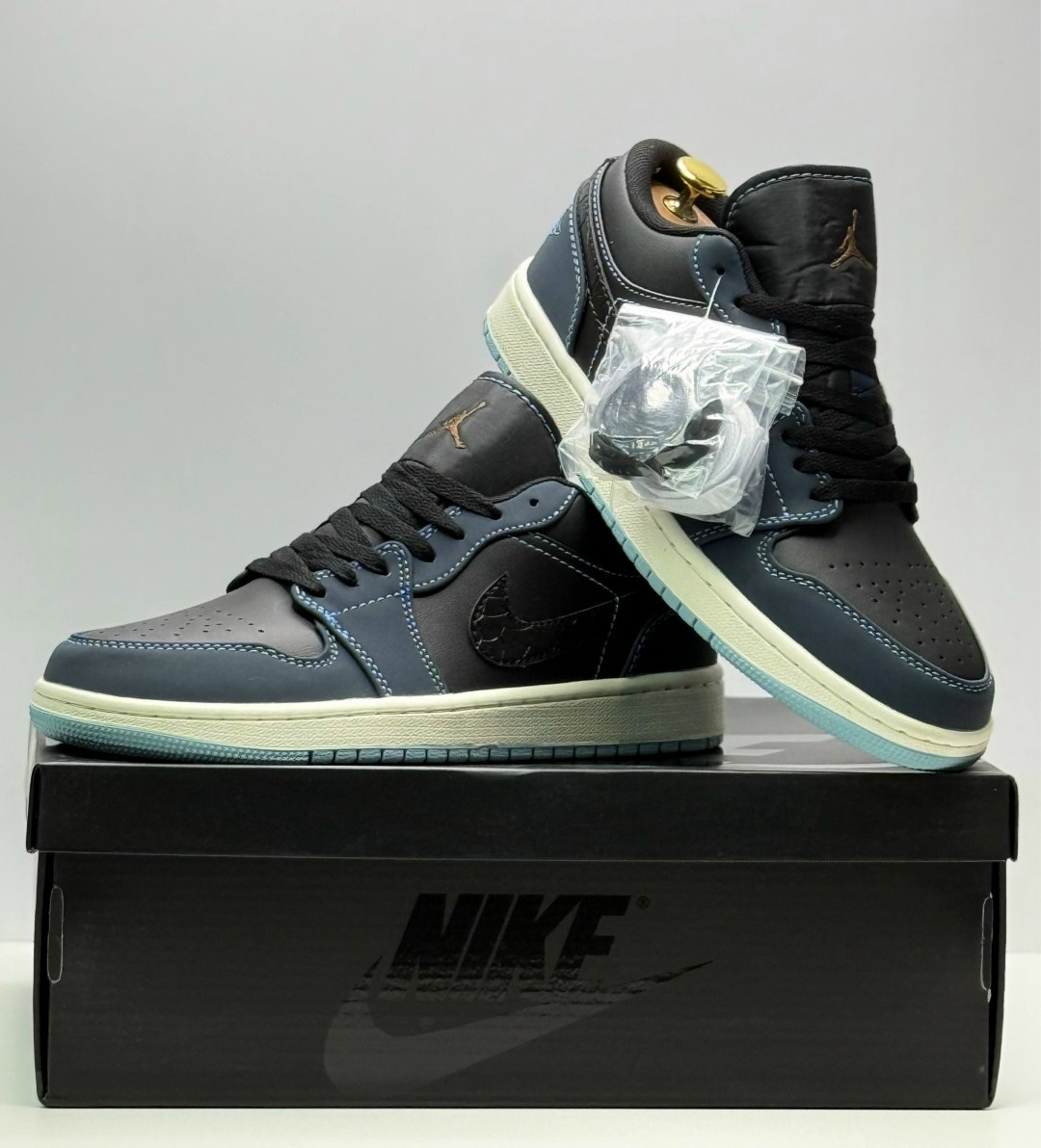 кроссовки nike air jordan 1 low,nike air jordan 1 mid,кроссовки nike air jordan 1,кроссовки,air jordan 1 mid