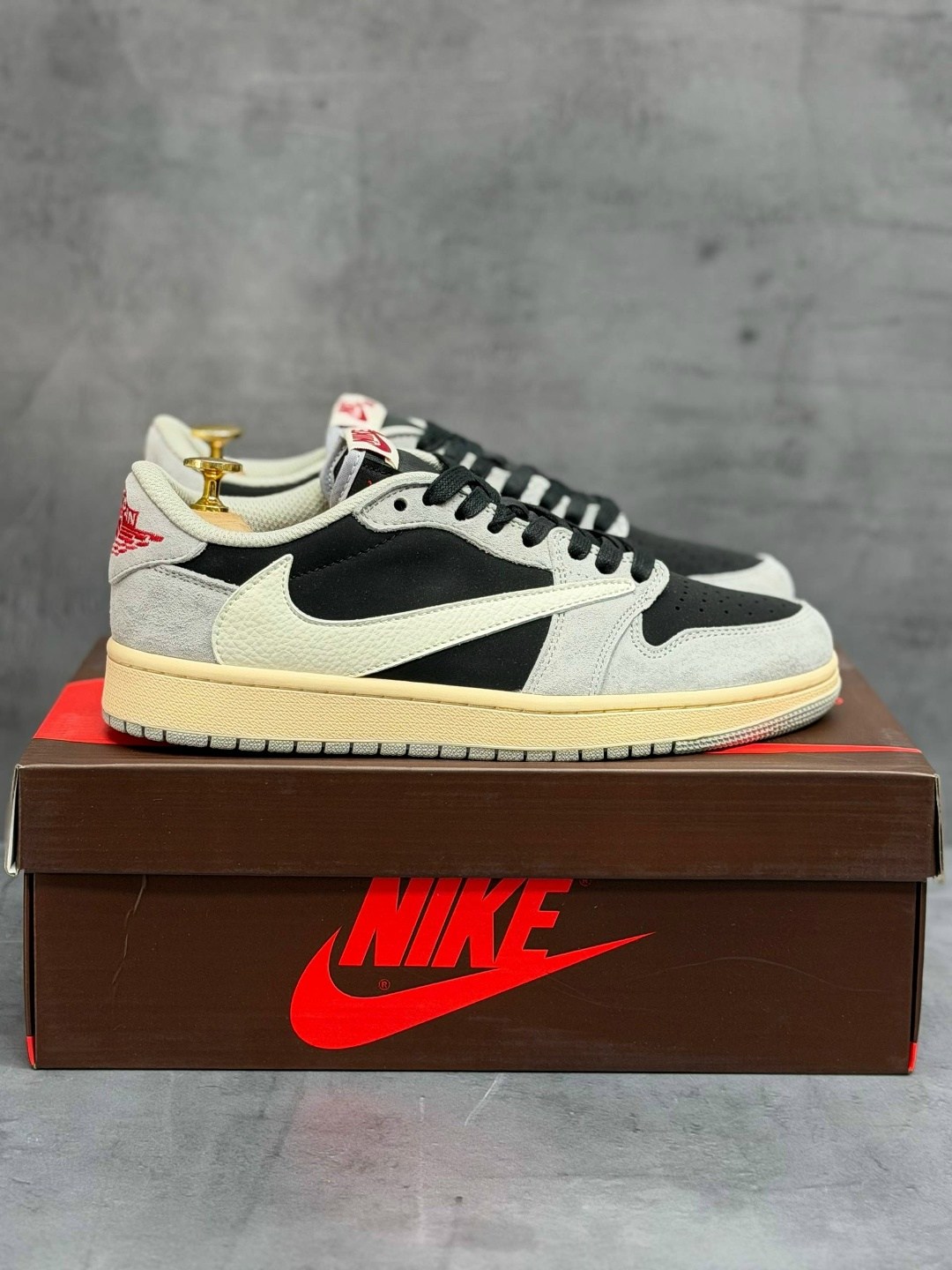 кроссовки nike air jordan 1 low x travis scott,кроссовки travis scott x air jordan 1 low,nike air jordan 1 low travis scott,кроссовки nike travis scott x air jordan 1,кроссовки nike travis scott air j