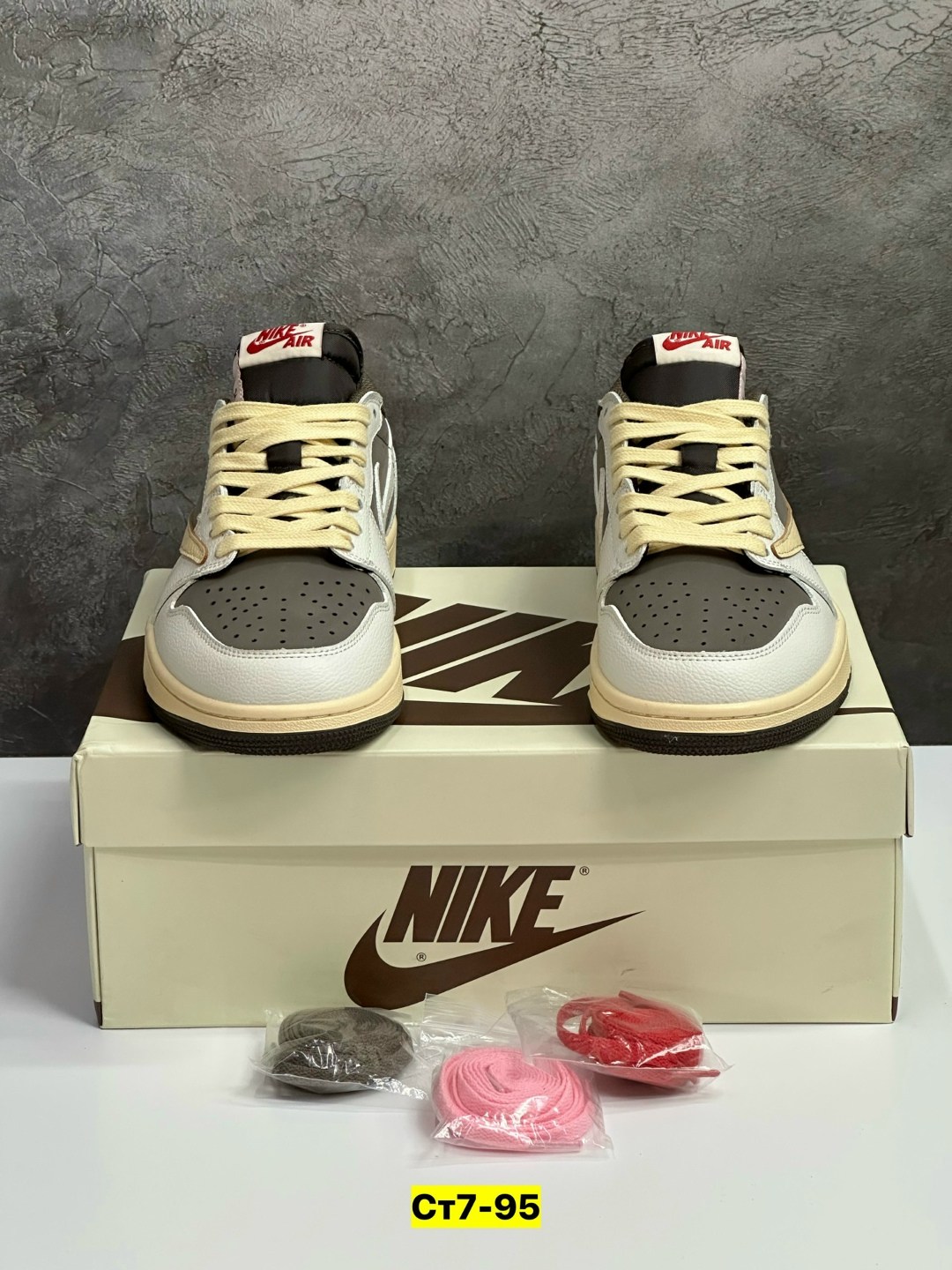 кроссовки nike air jordan 1 low x travis scott,nike air jordan 1 low travis scott reverse mocha,nike air jordan 1 low x travis scott,nike air jordan 1 low travis scott,кроссовки nike air jordan 1 trav