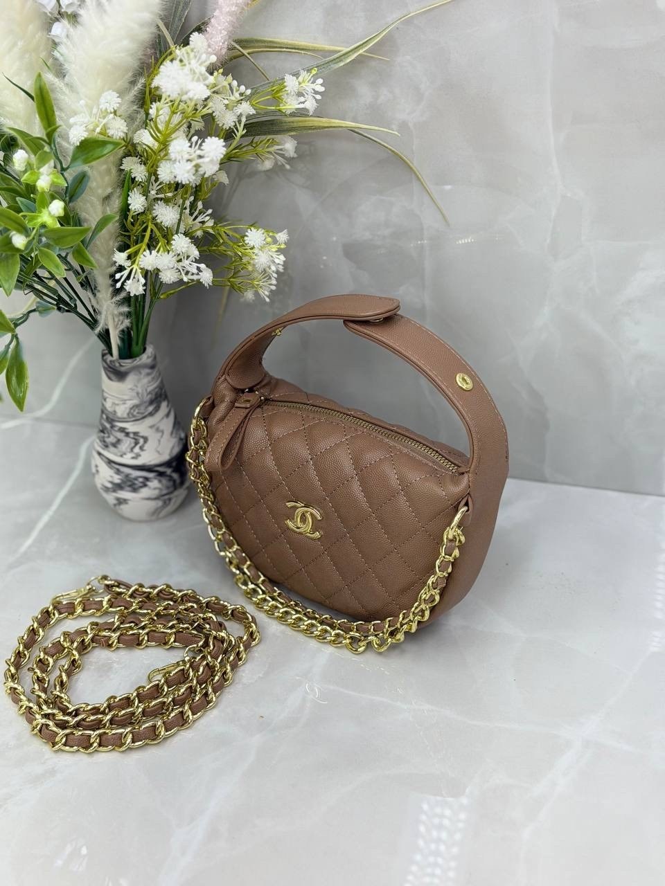 сумка chanel,сумочки,сумка,кожаная черная круглая сумка chanel,круглая сумка chanel с бусинами
