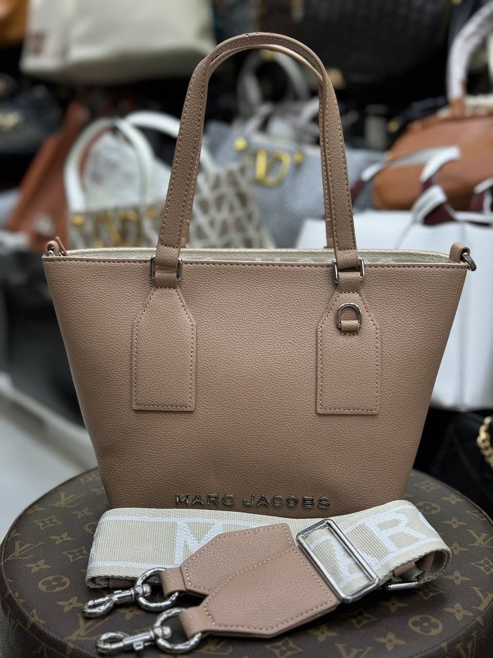 женские сумки тоут marc jacobs,сумки marc jacobs,сумка женская marc jacobs,сумка марк джейкобс черный,сумка тоут marc jacobs