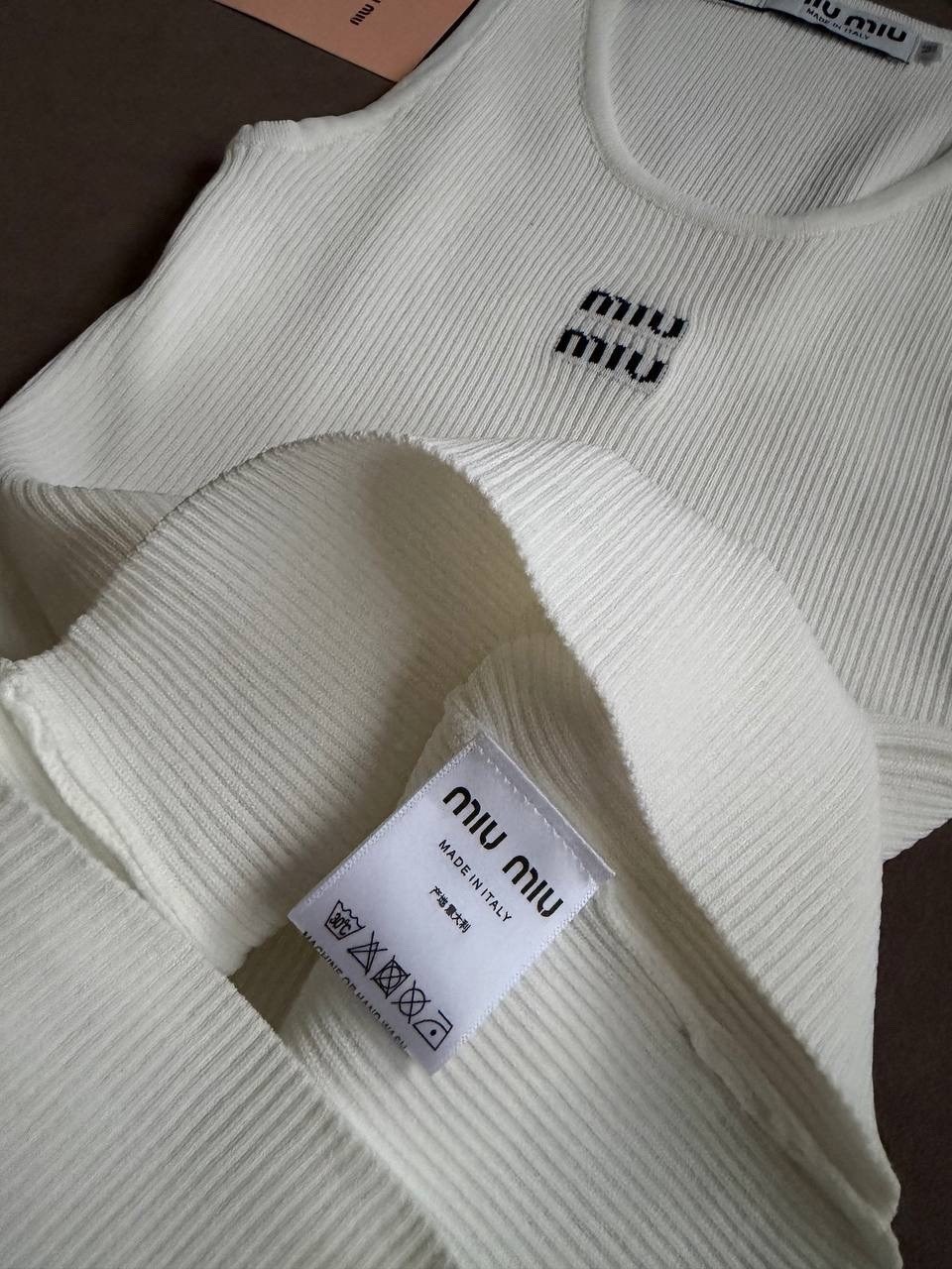 женская майка,топ женский,,белый женский топ,майка miu miu