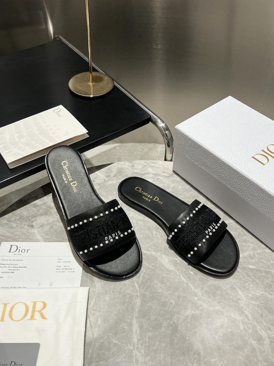 шлепанцы кристиан диор,сандалии dior,шлепанцы christian dior,женские шлепанцы,шлепанцы женские christian dior