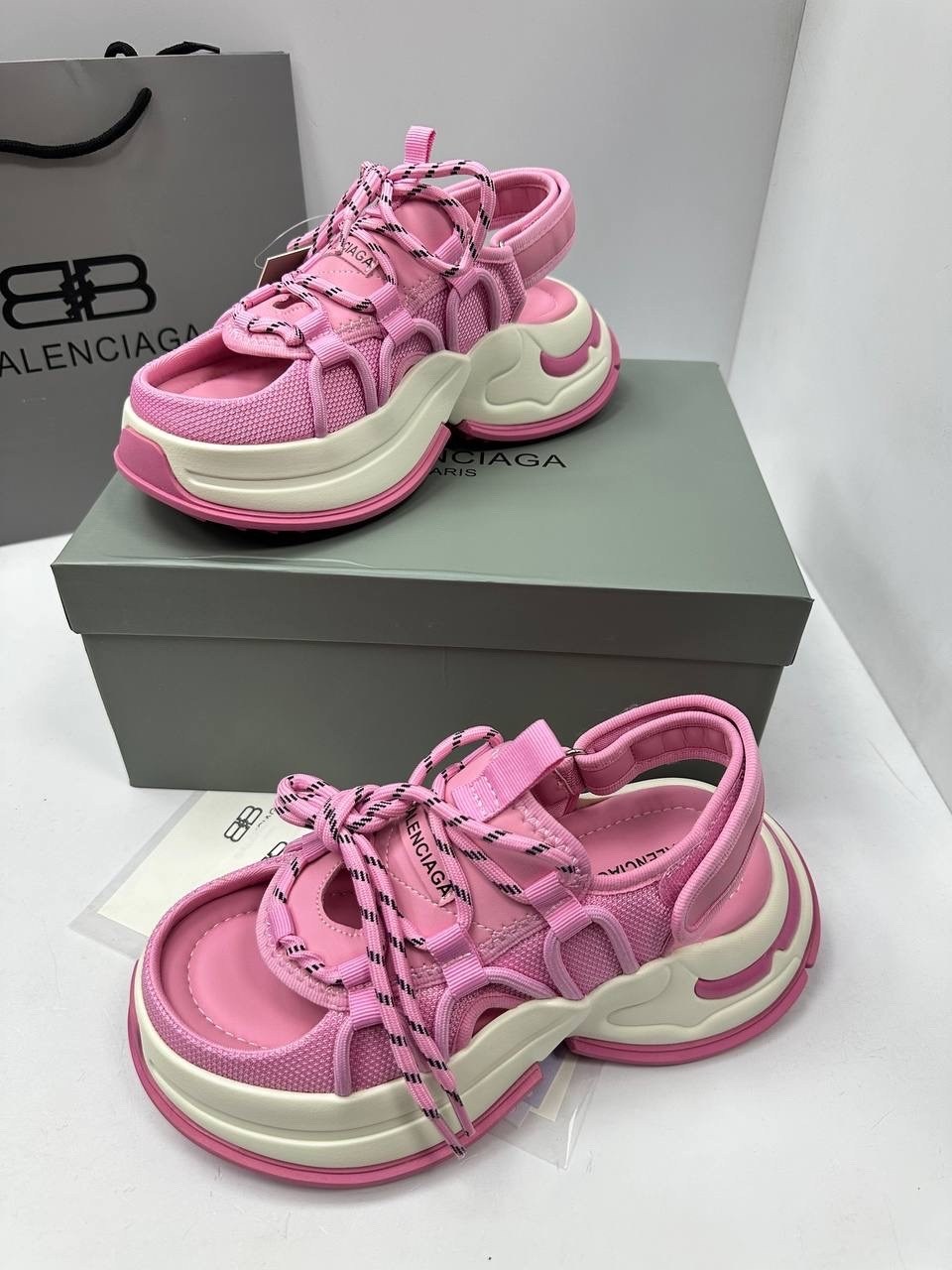 сандалии balenciaga,босоножки balenciaga,balenciaga кроссовки женские,кроссовки balenciaga,сандалии баленсиага женские