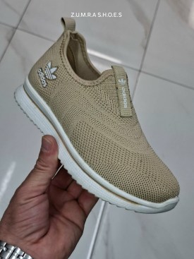 Кроссовки