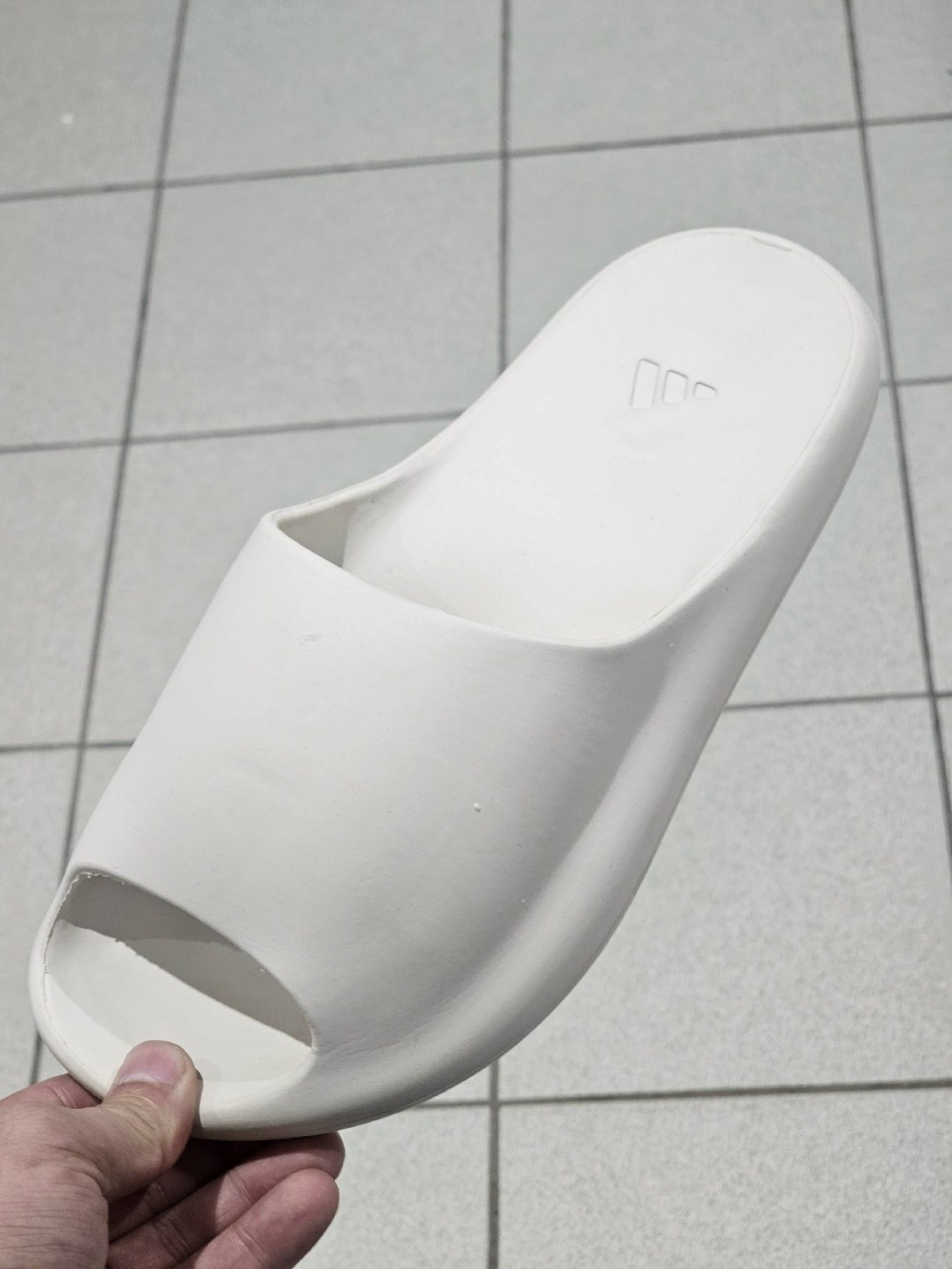 ,adidas yeezy slide,шлепанцы adidas yeezy slide,шлепанцы женские,модные тапочки