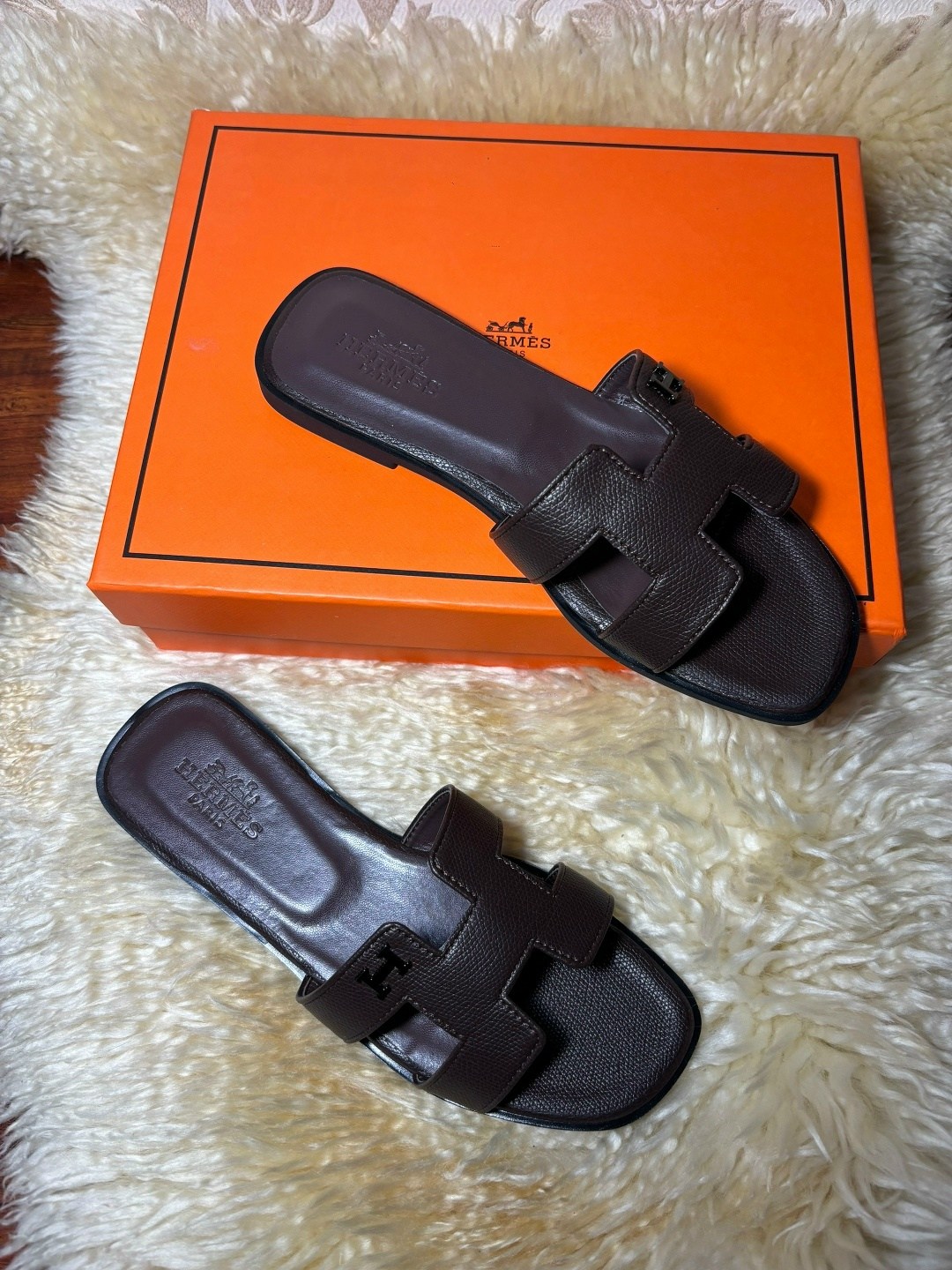 шлепанцы hermes,шлепки эрмес,кожаные шлепанцы,hermes шлепки женские черные,мужские шлепки эрмес