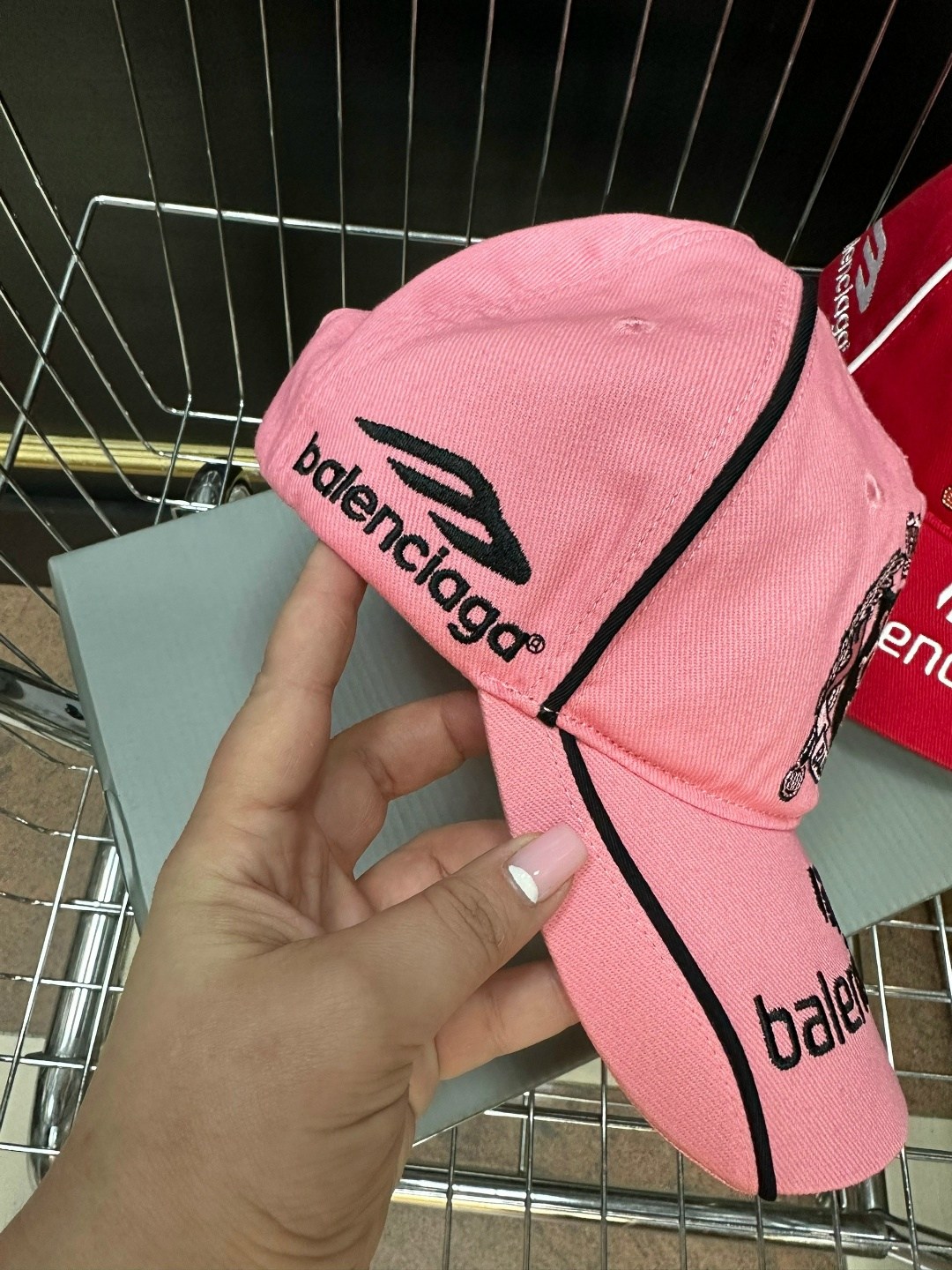 бейсболка balenciaga,кепка баленсиага красная,бейсболка модная,бейсболка кепка,стильная бейсболка
