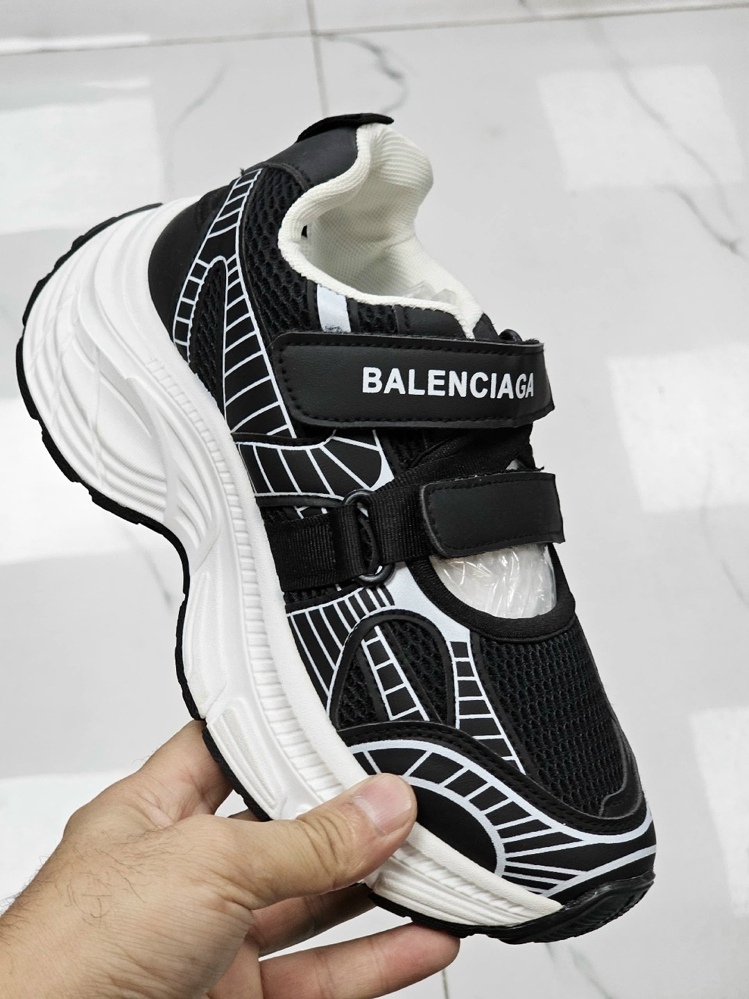кроссовки balenciaga, balenciaga,кроссовки женские balenciaga,кроссовки баленсиага balenciaga,сандалии balenciaga