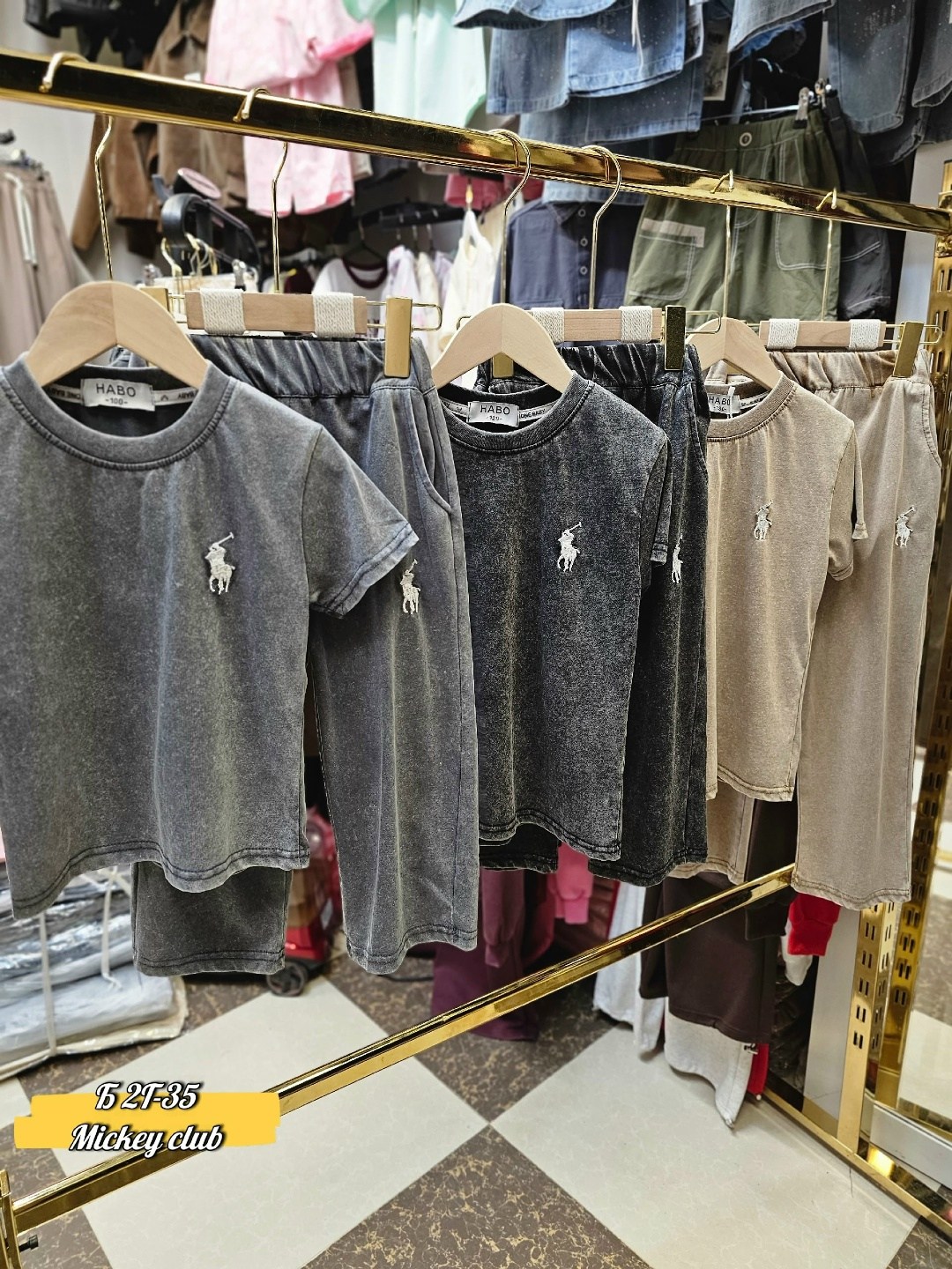 спортивные костюм,кофта для девушек,детская кофта,детская футболка,стильные футболки