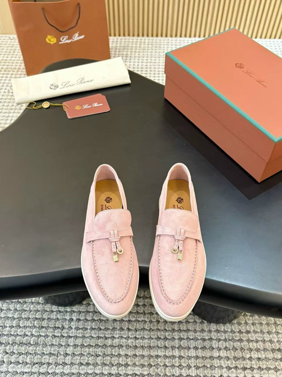 женские лоферы loro piana,,замшевые лоферы loro piana,лоферы loro piana,лоферы женские замшевые