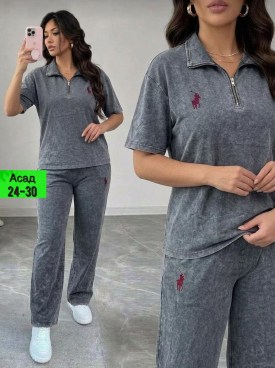 Костюм
