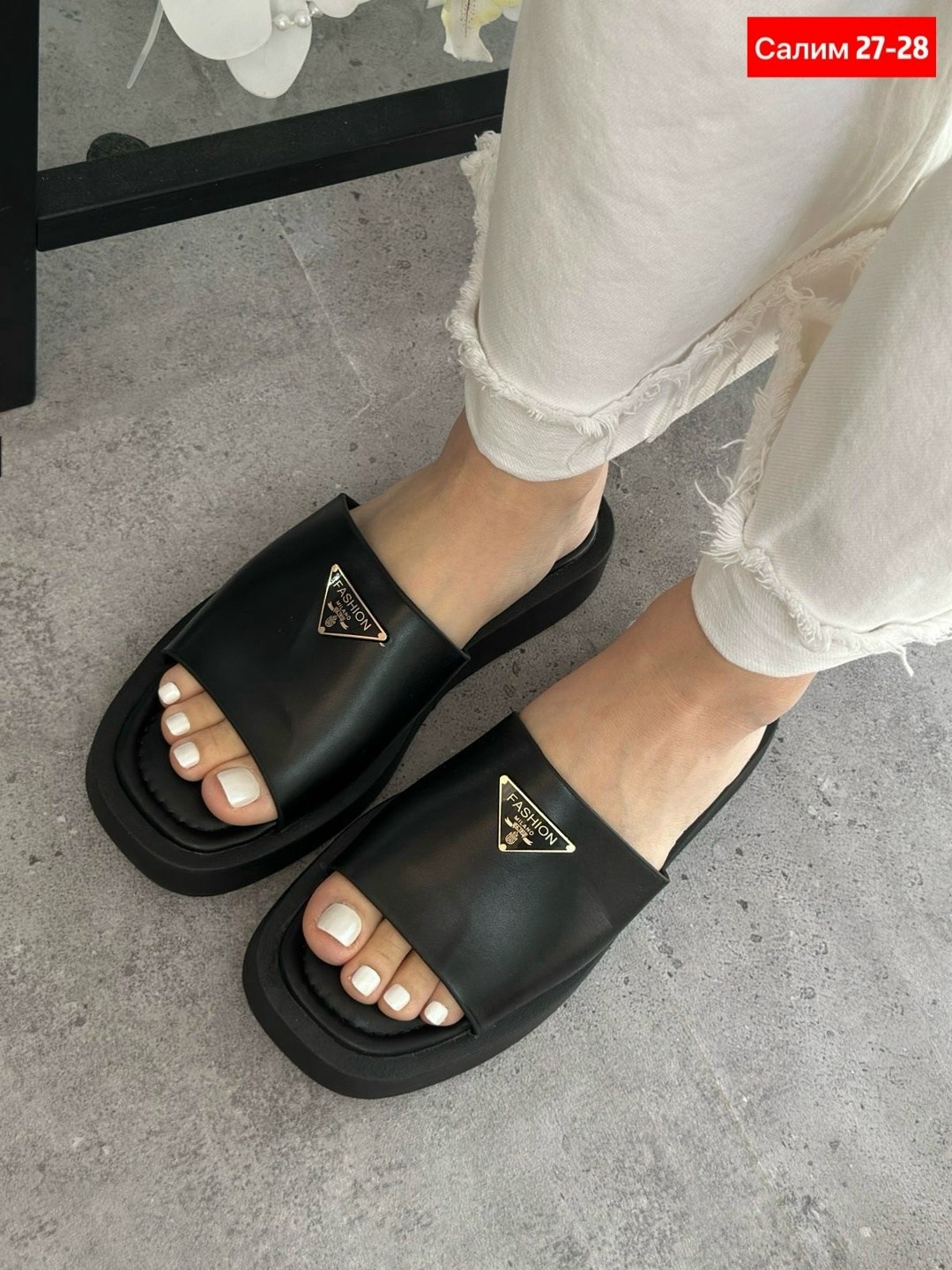 шлепанцы prada,женские шлепанцы prada,тапочки женские prada,кожаные шлепанцы prada,шлепки prada