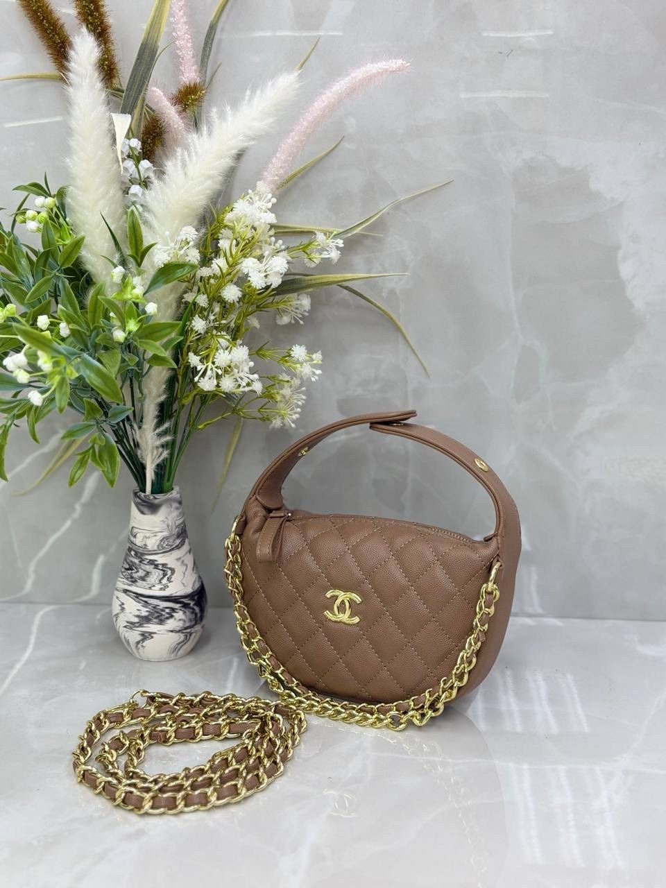 сумка chanel,сумочки,сумка,кожаная черная круглая сумка chanel,круглая сумка chanel с бусинами