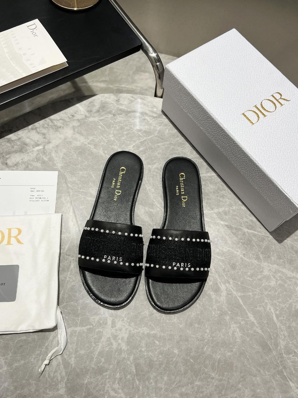 шлепанцы кристиан диор,сандалии dior,шлепанцы christian dior,женские шлепанцы,шлепанцы женские christian dior