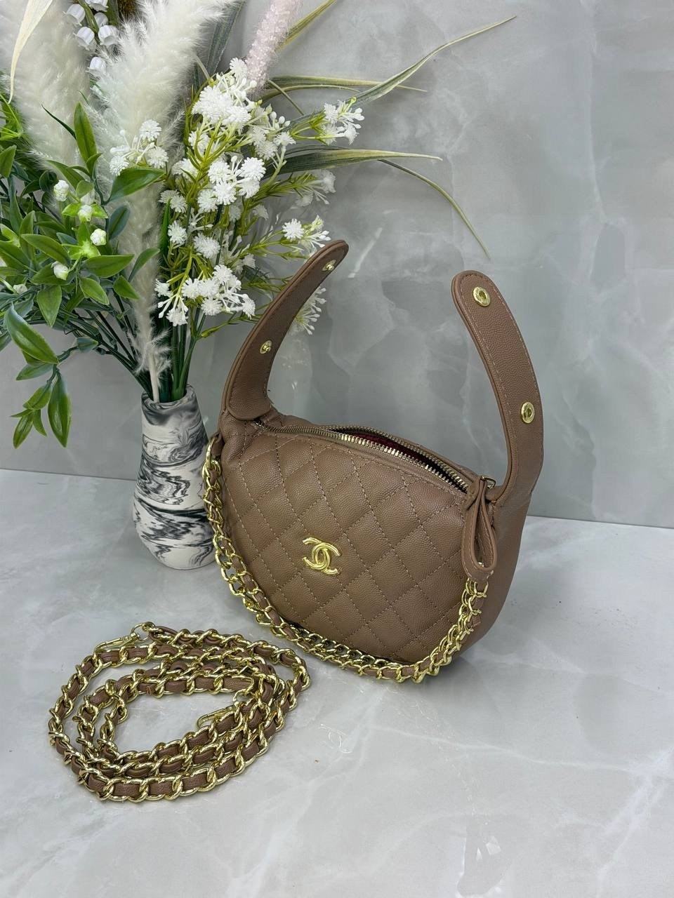 сумка chanel,сумочки,сумка,кожаная черная круглая сумка chanel,круглая сумка chanel с бусинами