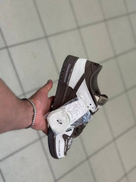 Кроссовки