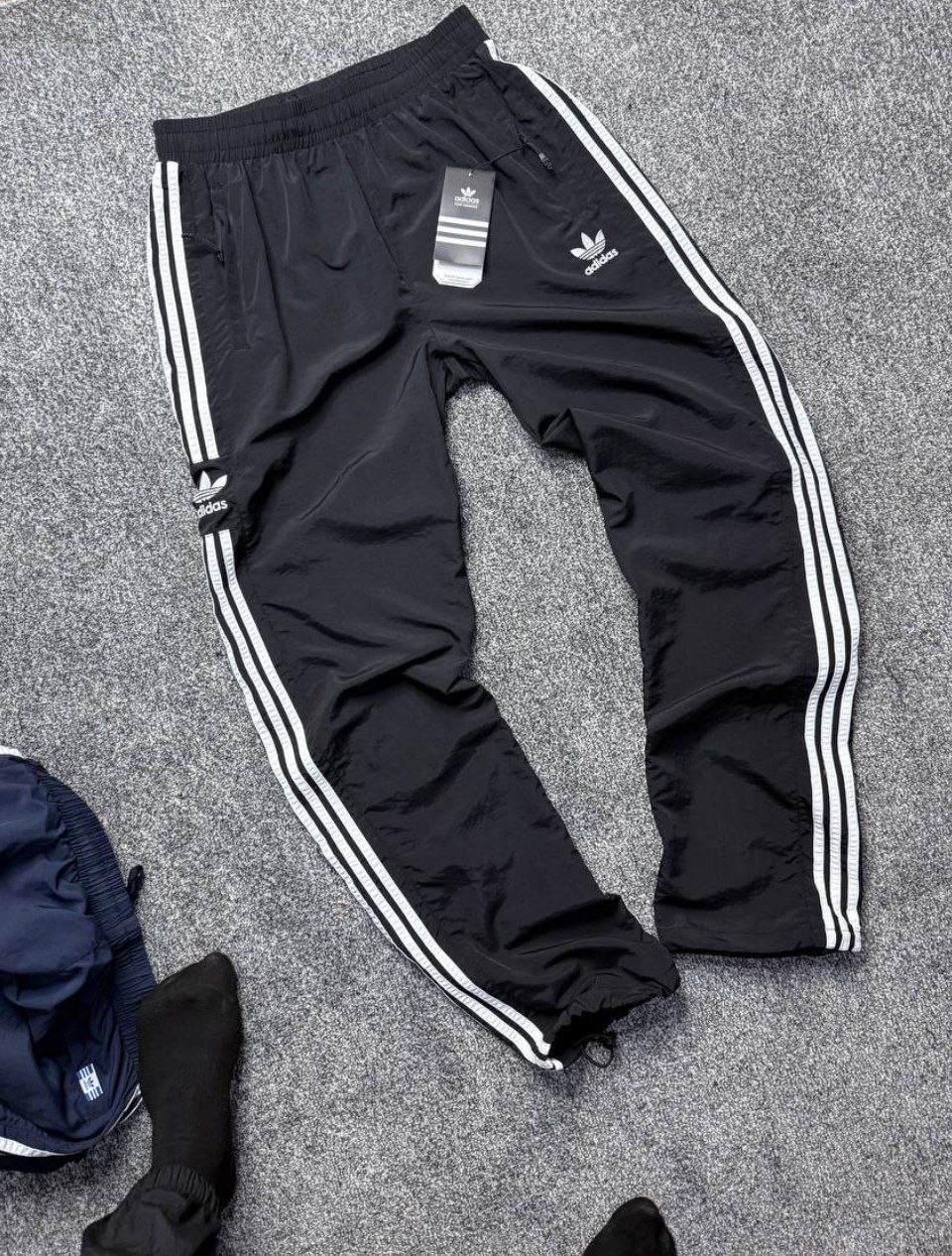 мужские спортивные костюмы adidas,мужской теплый спортивный костюм adidas,спортивные брюки adidas,брюки спортивные adidas originals,спортивные штаны adidas