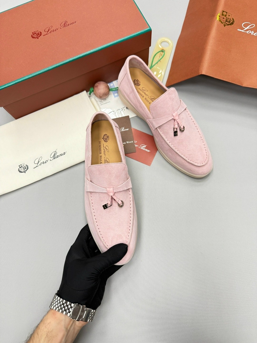 лоферы женские loro piana,лоферы loro piana,замшевые лоферы loro piana,замшевые лоферы лоро пиана в бежевом цвете,лоферы из натуральной замши loro piana premium shoes