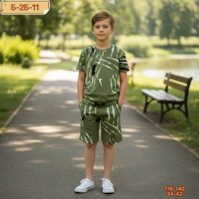Костюм