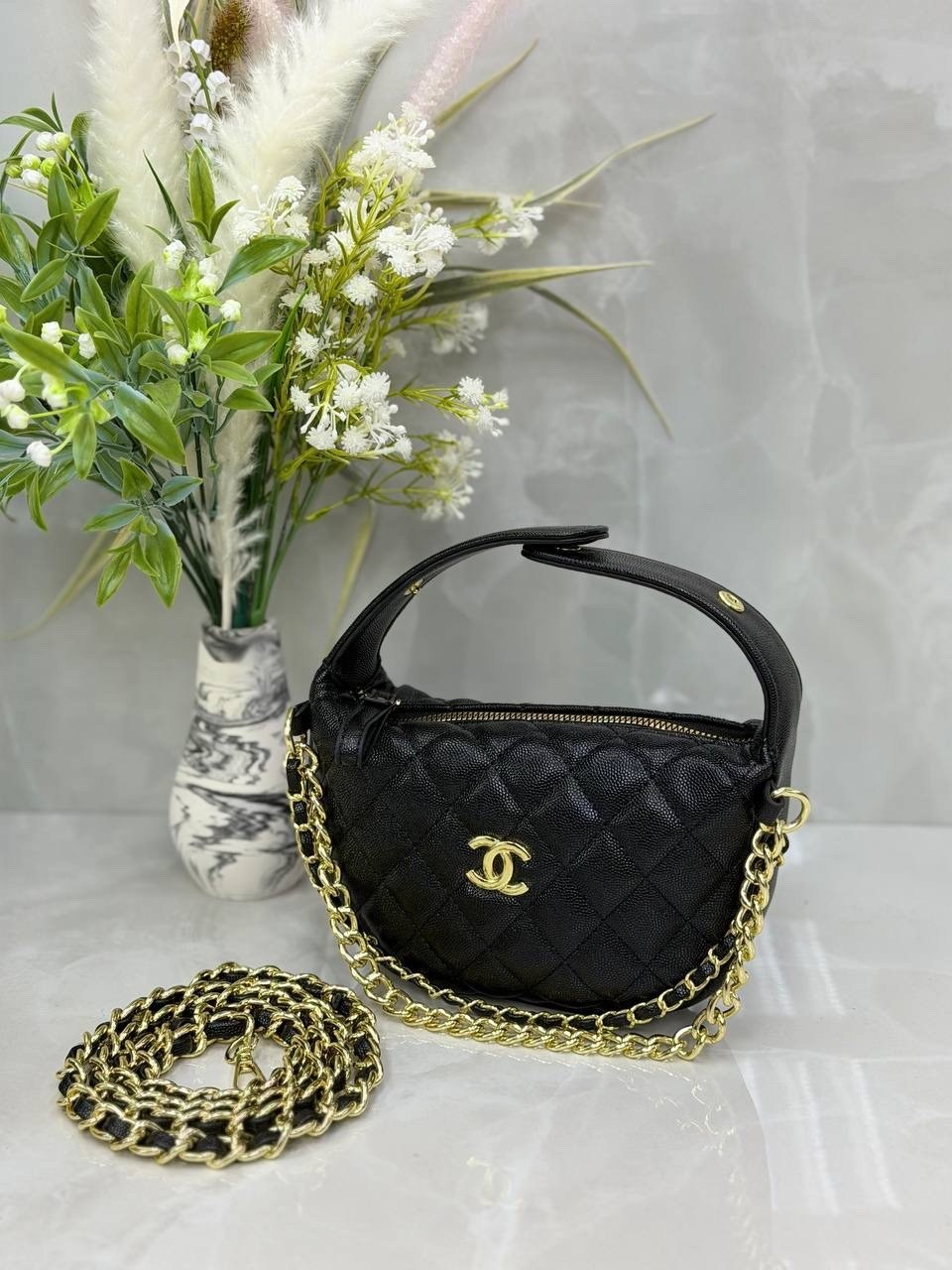 сумка chanel,сумочки,сумка,кожаная черная круглая сумка chanel,круглая сумка chanel с бусинами