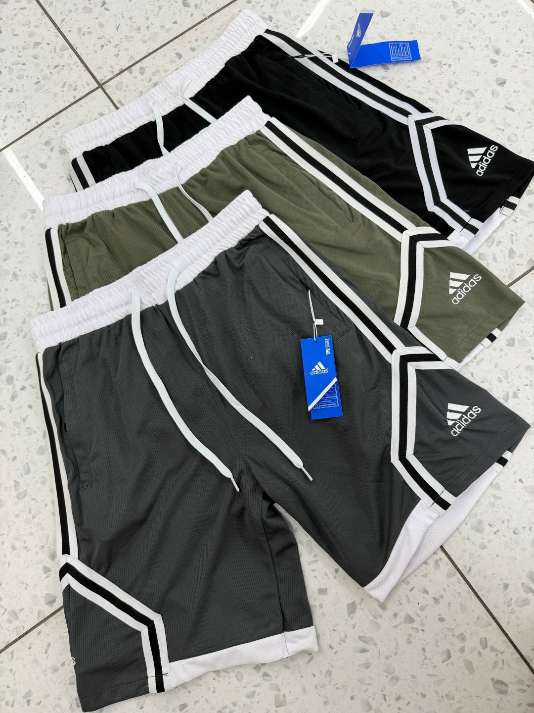 мужские спортивные шорты,шорты мужские,шорты мужские adidas,шорты adidas sportswear adidas,шорты адидас clima 365