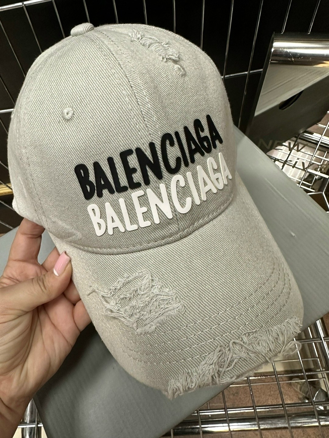 бейсболка balenciaga,бейсболка баленсиага мужская,белая кепка баленсиага,кепка баленсиага,стильная бейсболка