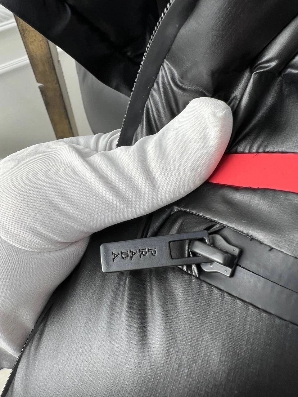 жилетка prada,жилетка пуховая,жилетка мужская прада,жилетка мужская prada,мужской жилет prada