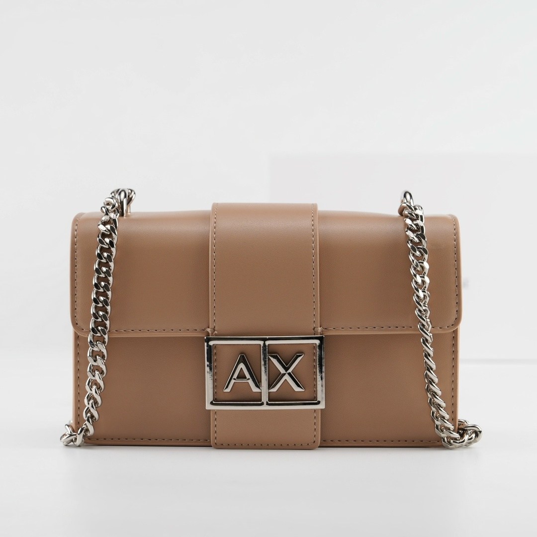 сумка через плечо с логотипом armani exchange,сумка armani exchange,сумки через плечо armani exchange,armani exchange сумка через плечо с металлическим логотипом черный,сумка армани эксчендж