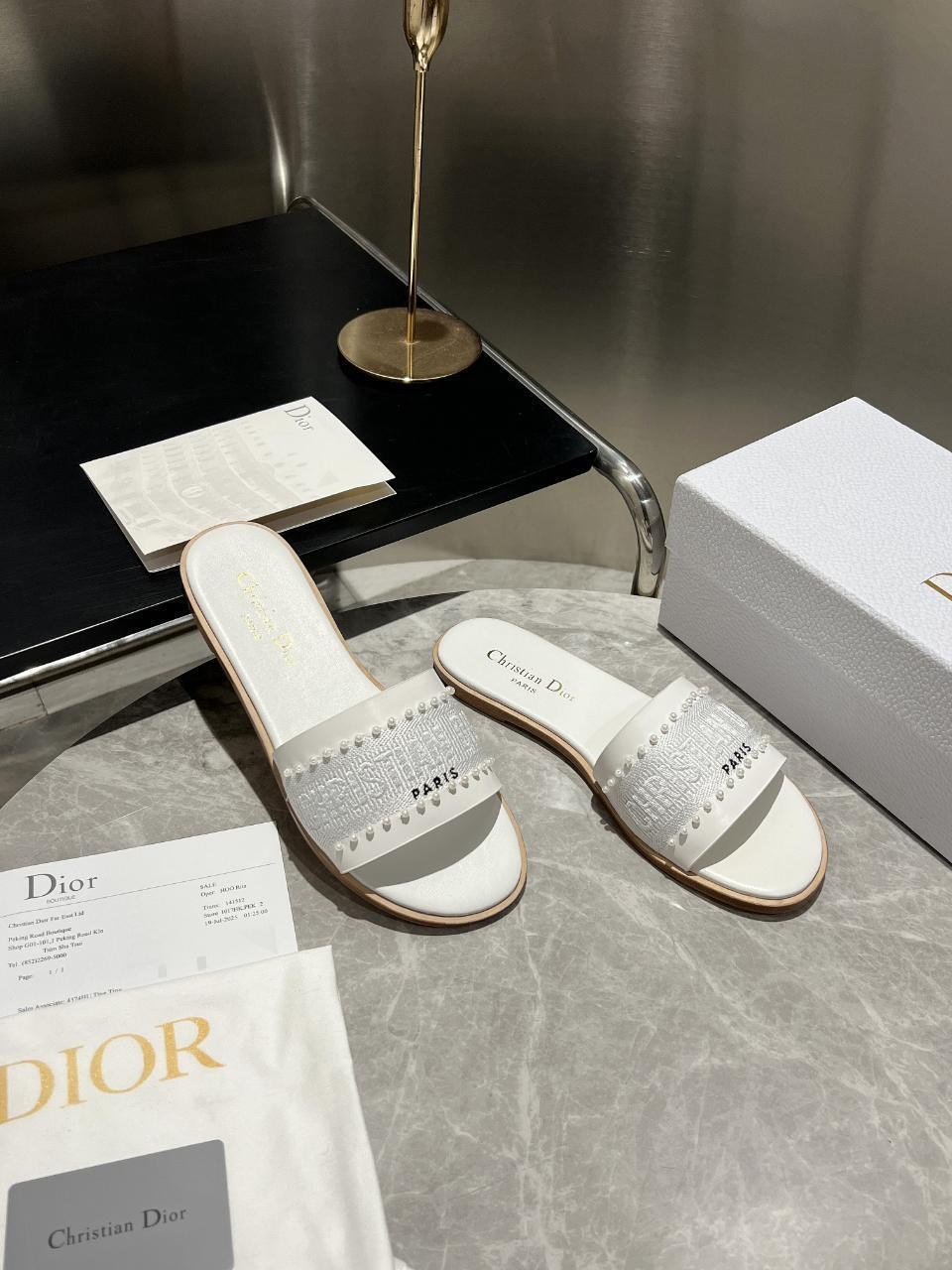 шлепанцы кристиан диор,сандалии dior,шлепанцы christian dior,женские шлепанцы,шлепанцы женские christian dior