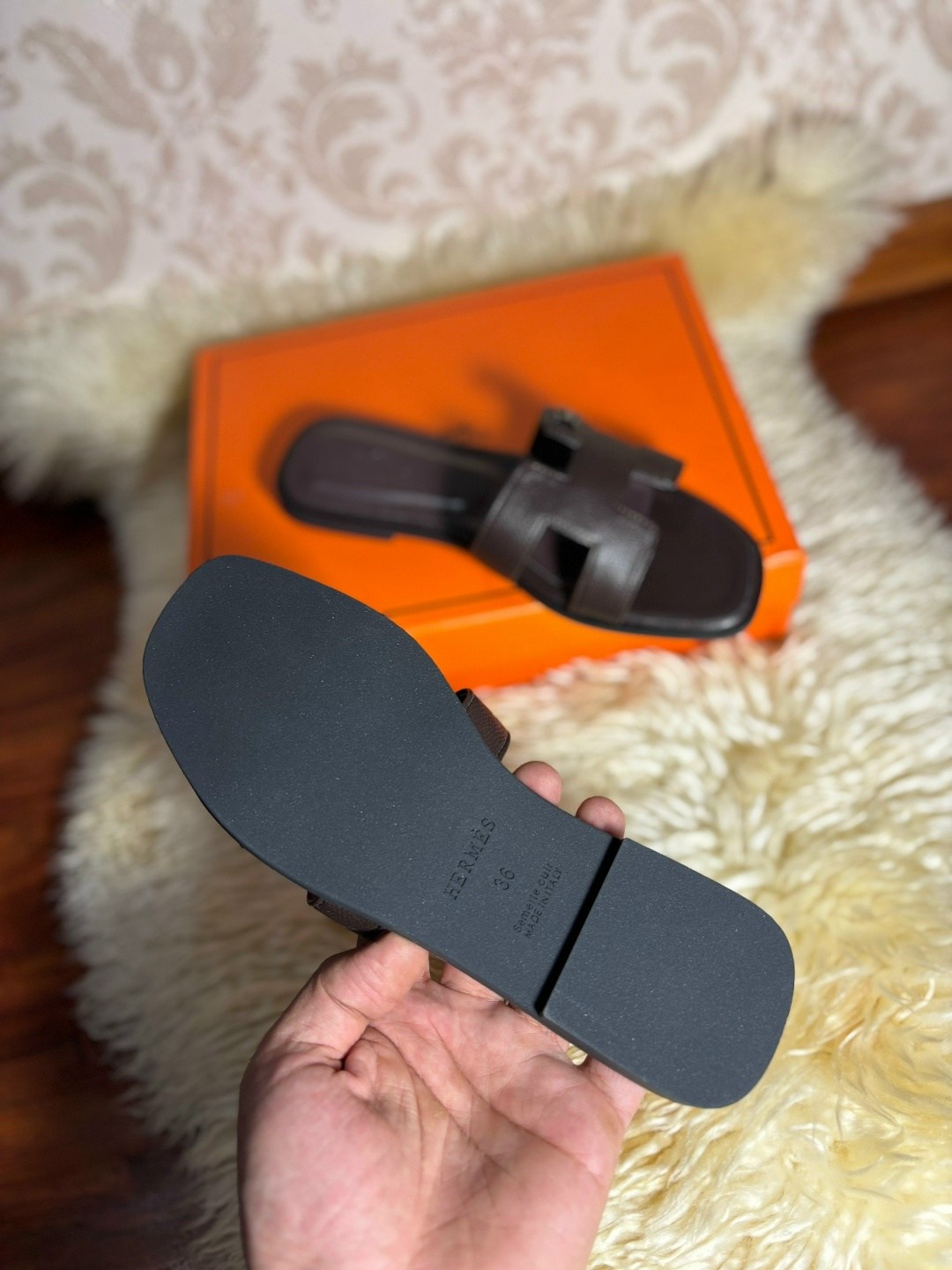 шлепанцы hermes,шлепки эрмес,кожаные шлепанцы,hermes шлепки женские черные,мужские шлепки эрмес