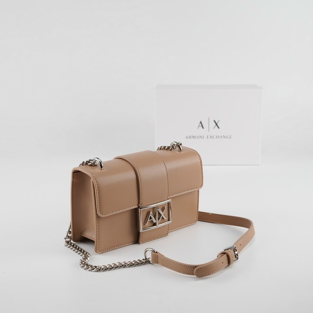 сумка через плечо с логотипом armani exchange,сумка armani exchange,сумки через плечо armani exchange,armani exchange сумка через плечо с металлическим логотипом черный,сумка армани эксчендж