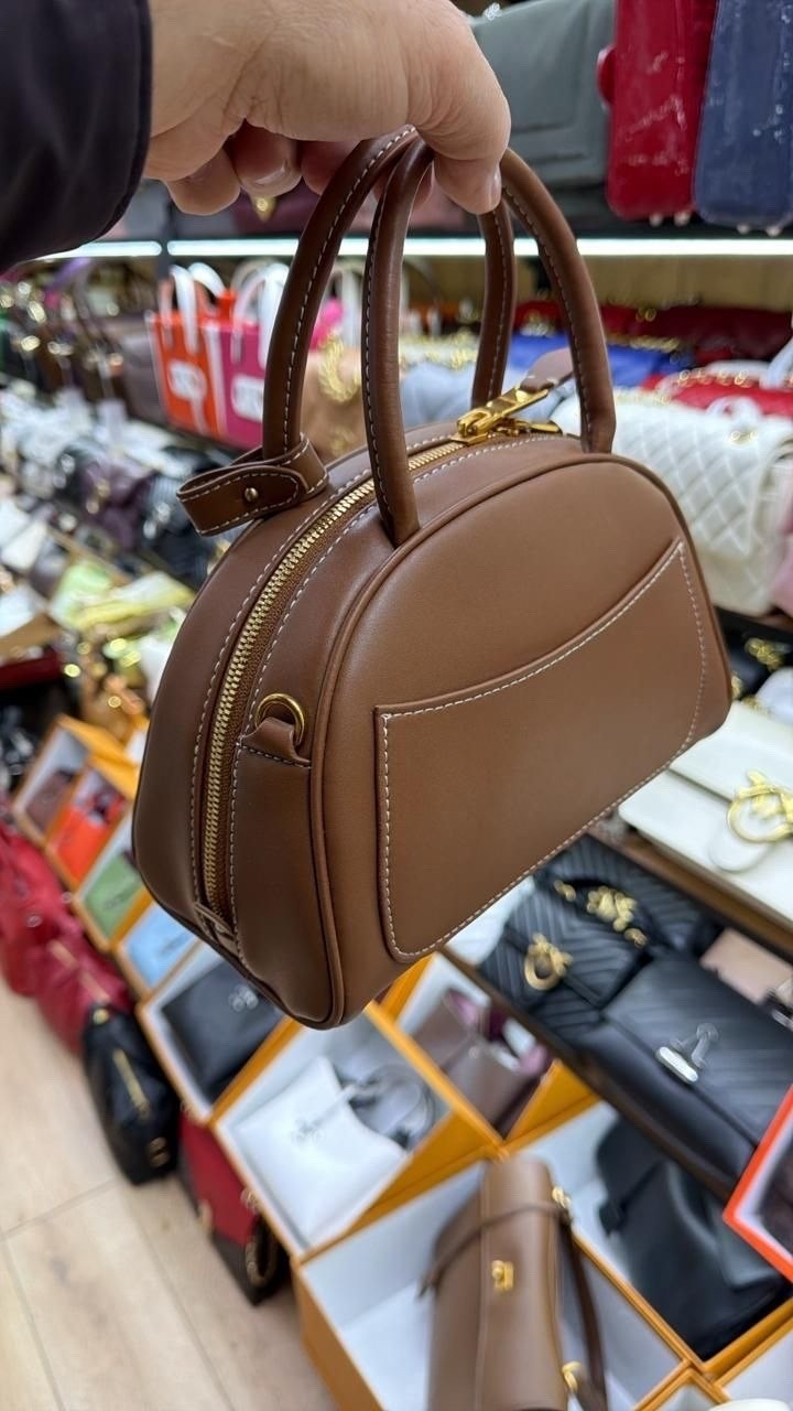 сумка miu miu,женская сумка miu miu,сумка miu miu на плечо,женская кожаная сумка miu miu arcadie mini коричневая,сумки женская