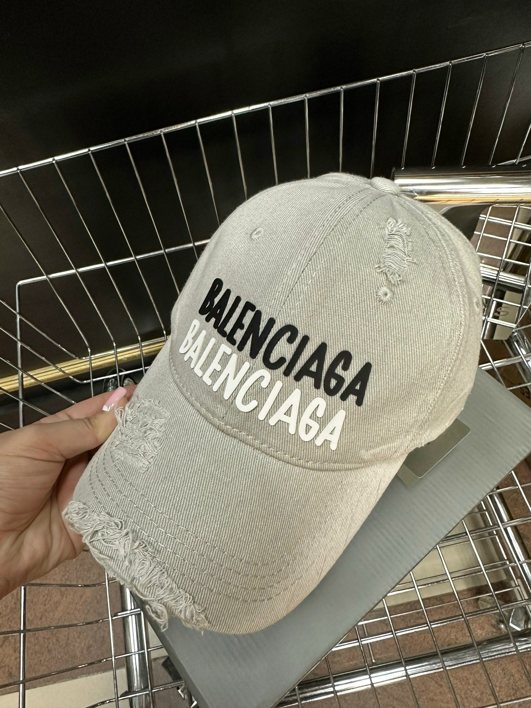 бейсболка balenciaga,бейсболка баленсиага мужская,белая кепка баленсиага,кепка баленсиага,стильная бейсболка