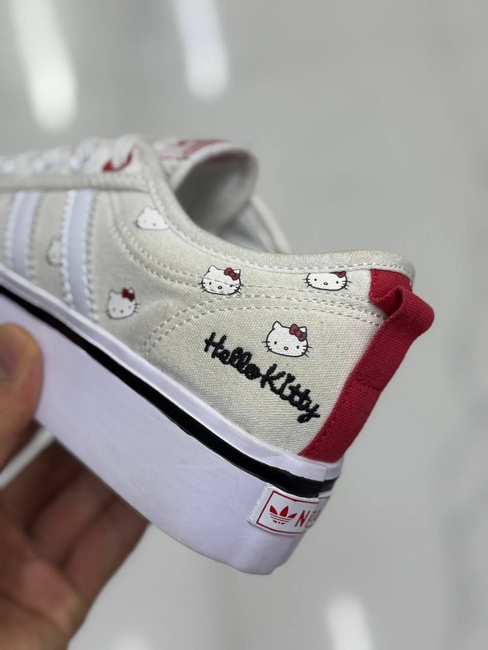 ,кроссовки адидас с хеллоу китти,кроссовки converse hello kitty x chuck taylor all star low white,адидас хеллоу китти,adidas hello kitty