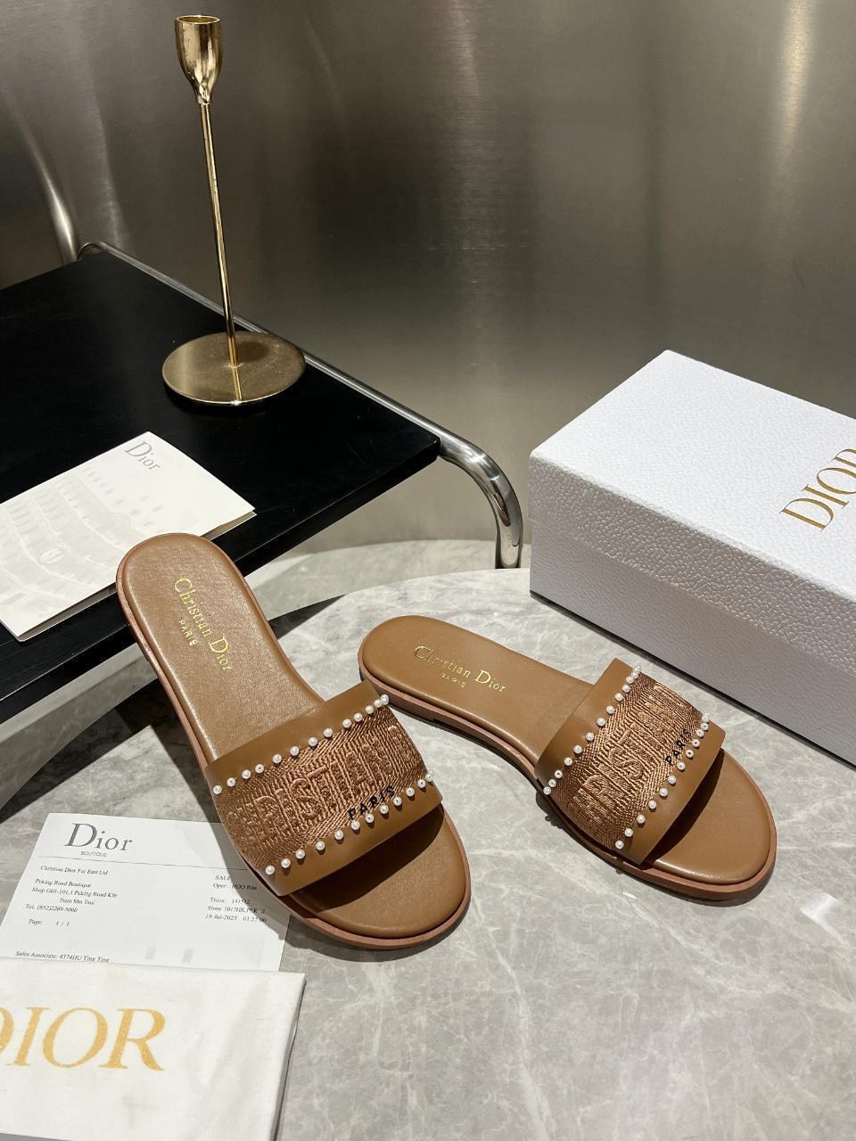 шлепанцы кристиан диор,сандалии dior,шлепанцы christian dior,женские шлепанцы,шлепанцы женские christian dior