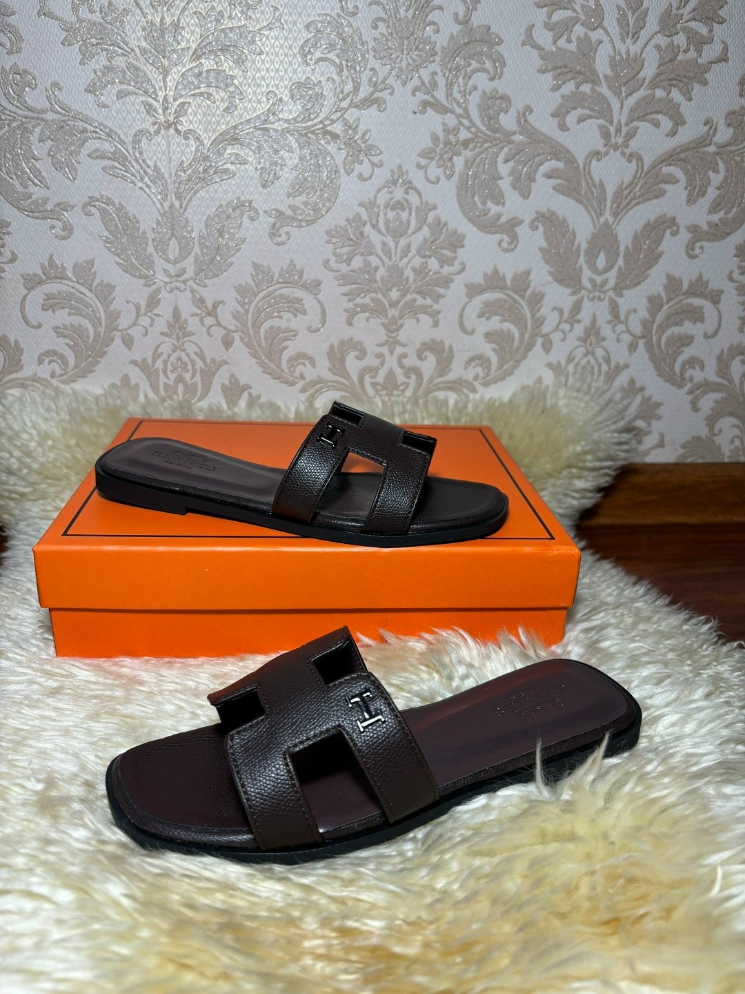 шлепанцы hermes,шлепки эрмес,кожаные шлепанцы,hermes шлепки женские черные,мужские шлепки эрмес