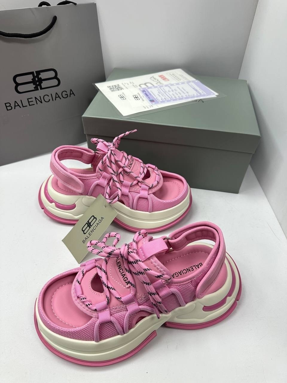 сандалии balenciaga,босоножки balenciaga,balenciaga кроссовки женские,кроссовки balenciaga,сандалии баленсиага женские