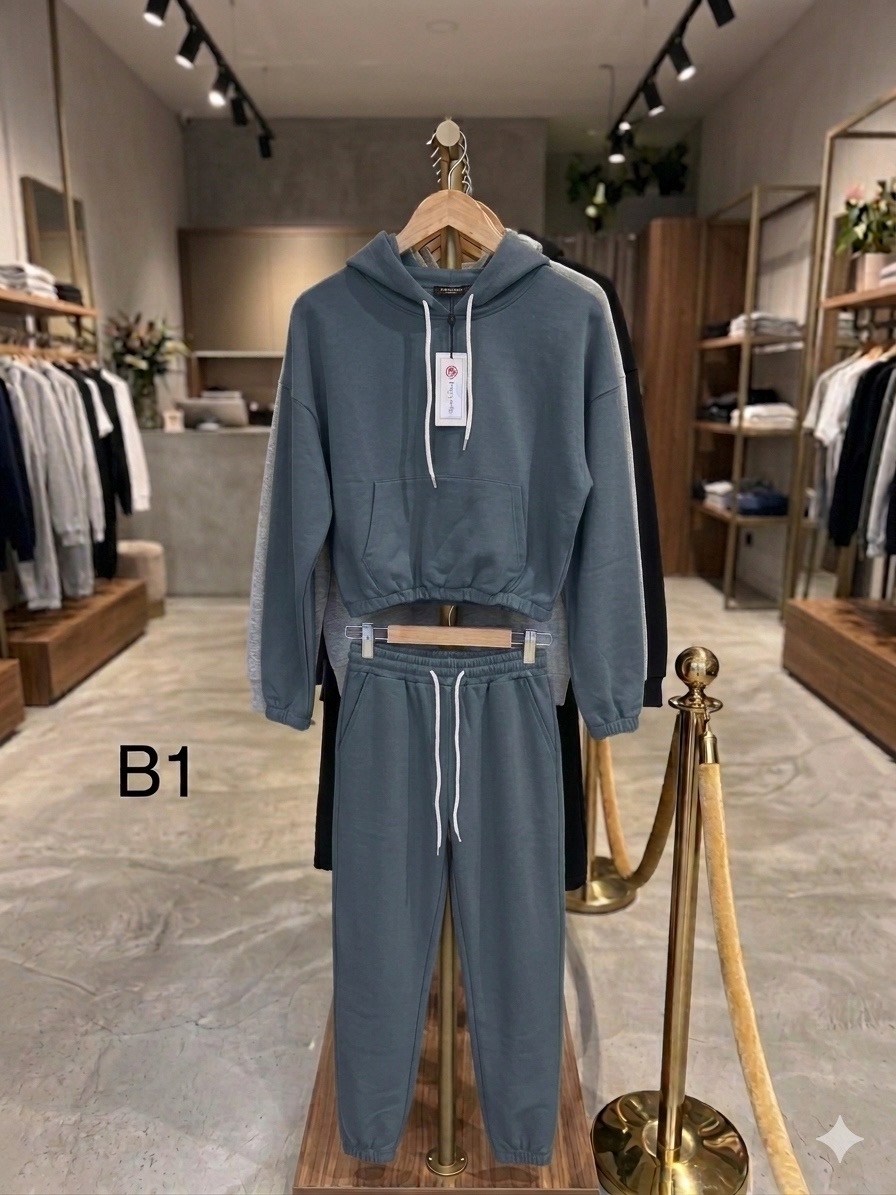 спортивный костюм brunello cucinelli,костюм спортивный женский,трикотажные костюмы,спортивный костюм,бежевый костюм
