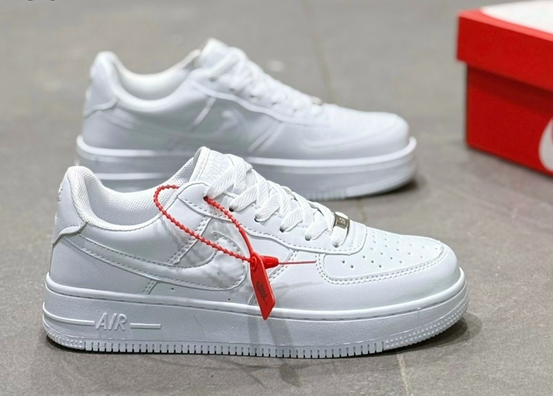 кроссовки nike air force 1 с открытой классической подошвой,кроссовки nike air force,белые кроссовки найк,кроссовки nike air force 1 форсы белые кеды,кроссовки