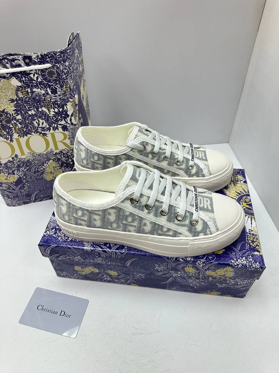 кеды christian dior,кеды женские christian dior,кеды christian dior walk n dior с логотипом,кеды christian dior walk n dior с логотипом розовый,кеды женские в стиле christian dior